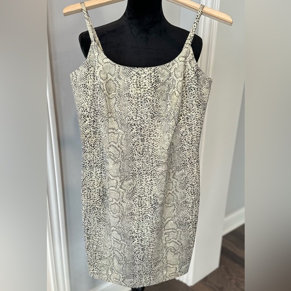 ✨EUC✨VTG Joseph Ribkoff Creations Women
Dress Size 8 Snake Print Sleeveless Gold - Picture 1 of 14
